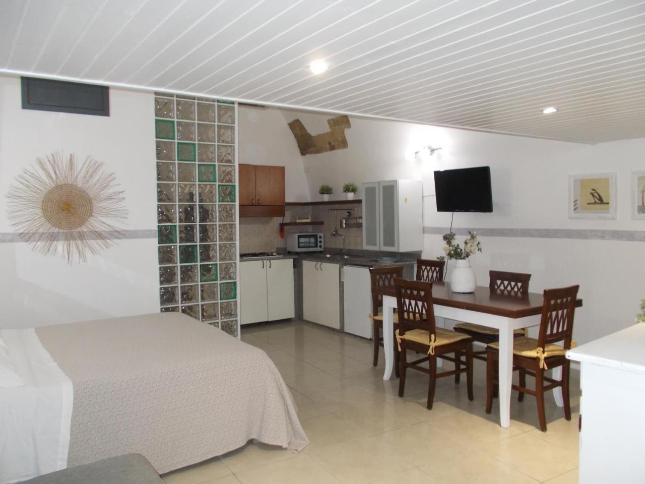 Monolocale Palmieri Bed & Breakfast กัลลีโปลี ภายนอก รูปภาพ